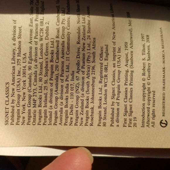 Signet Classics~Paperback Novel tan/blue - Picture 5 of 5